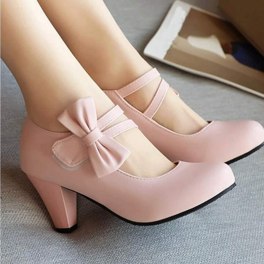 Size 9, soft pink, Mary Jane’s
